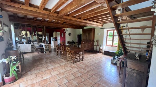 Propriété vue sur la Mayenne à St Jean sur Mayenne