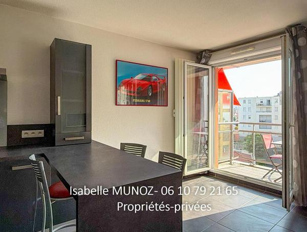 Appartement F3 avec balcon et parking dans une résidence récente avec piscine