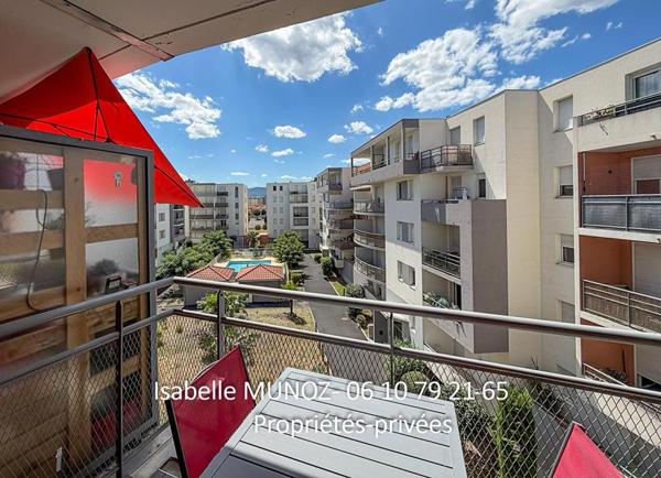 Appartement F3 avec balcon et parking dans une résidence récente avec piscine