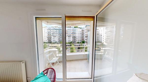 Studio meublé lumineux avec balcon LEVALLOIS