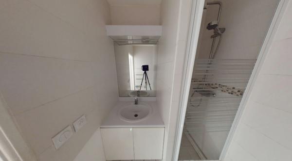 Studio meublé lumineux avec balcon LEVALLOIS