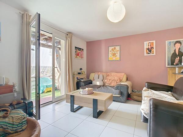 A vendre immeuble / maison Malemort divisée en deux appartements - Un T5 et un T3 - 2 garages- jardin