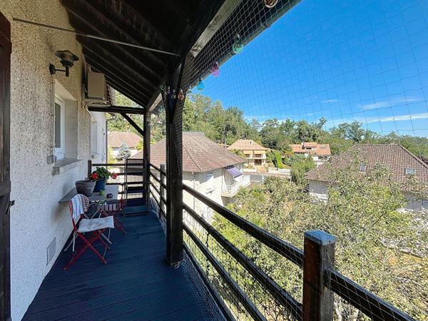A vendre immeuble / maison Malemort divisée en deux appartements - Un T5 et un T3 - 2 garages- jardin