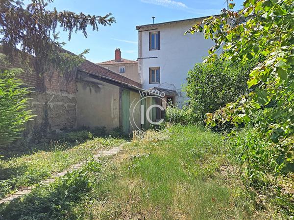 Maison de ville avec jardin et garage - Fort potentiel d'aménagement - Andrezieux boutheon