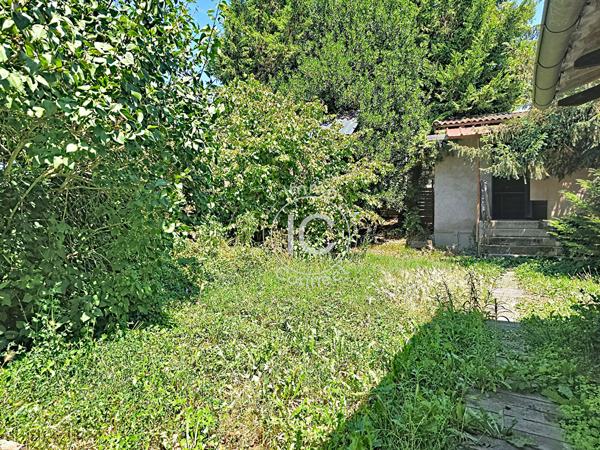 Maison de ville avec jardin et garage - Fort potentiel d'aménagement - Andrezieux boutheon