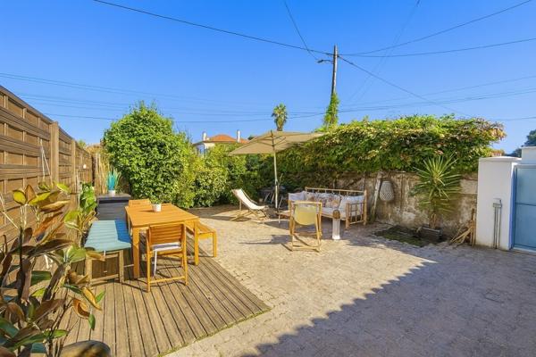 Maison de ville mitoyenne 5P - 123m2 - Terrasse 791 000 €