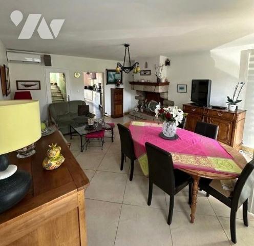 A VENDRE - LA TURBALLE SECTEUR TREVERE - MAISON T6
Dans secteur résidentiel, à 1.5 km de la pl...