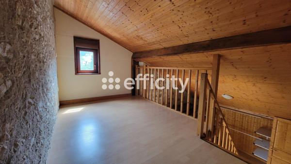Maison
         5 pièces
        - 140 m² Bien prestige 459 000 € *