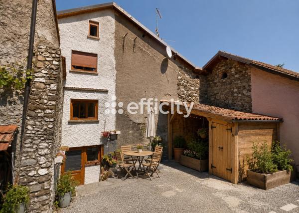 Maison
         5 pièces
        - 140 m² Bien prestige 459 000 € *