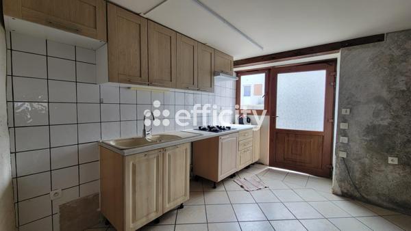 Maison
         5 pièces
        - 140 m² Bien prestige 459 000 € *