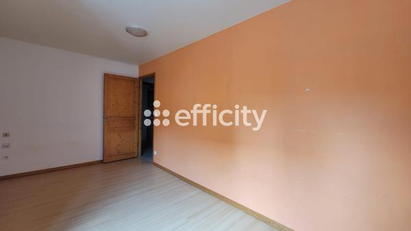 Maison
         5 pièces
        - 140 m² Bien prestige 459 000 € *