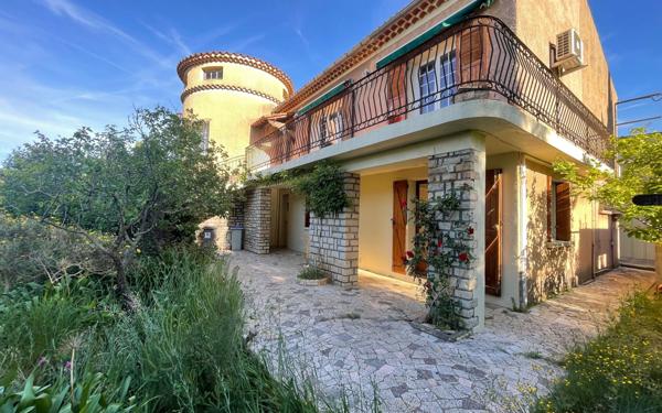 Appartement à vendre    3 pièces • 67 m2 La Seyne-sur-Mer