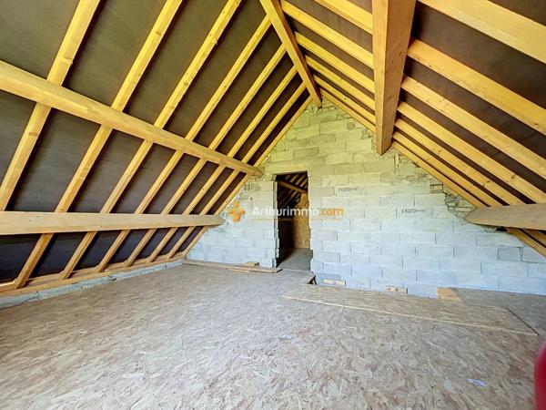 Vente                                                      Maison
                        
                     7 pièces                      140 m2                     à Morestel