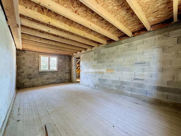 Vente                                                      Maison
                        
                     7 pièces                      140 m2                     à Morestel