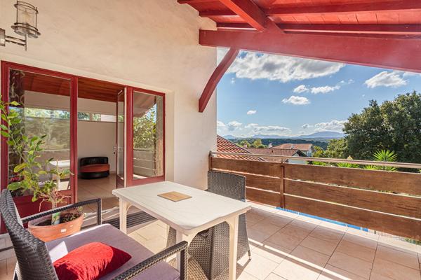 Bidart : Villa d'architecte avec vue montagnes et fort potentiel familial, Bidart 64210
