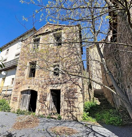 Saint-Affrique (12400) Maison de village en pierres à rénover – Fort potentiel