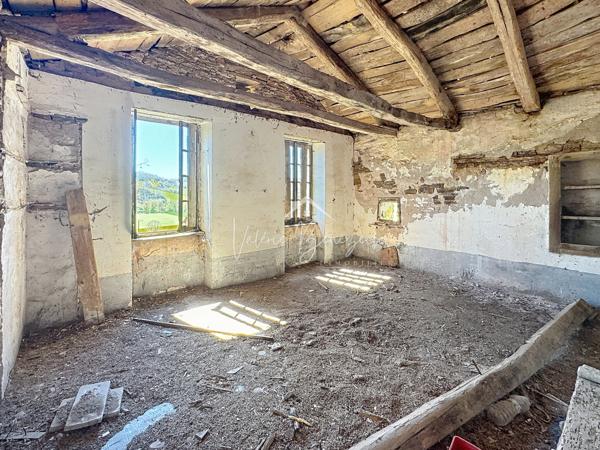 Saint-Affrique (12400) Maison de village en pierres à rénover – Fort potentiel