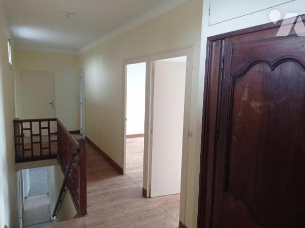 Maison dans un hameau à vendre