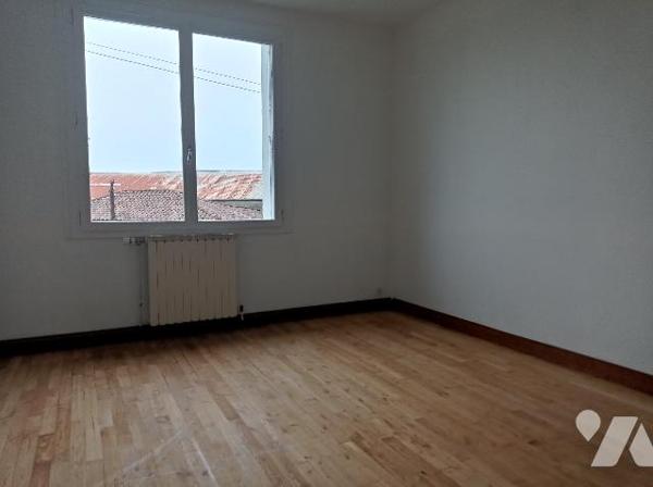 Maison dans un hameau à vendre