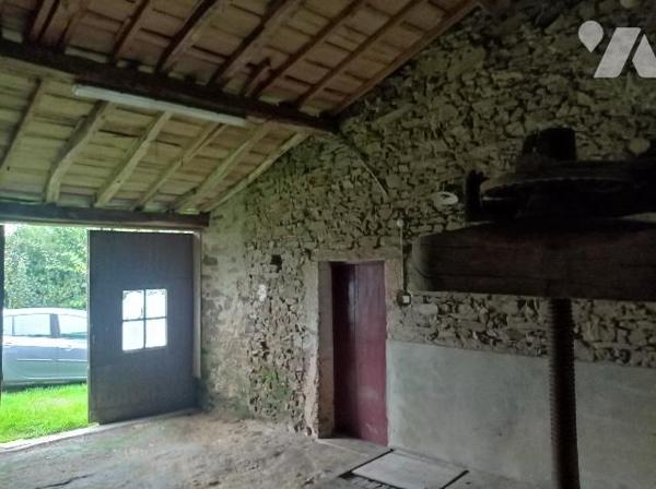 Maison dans un hameau à vendre