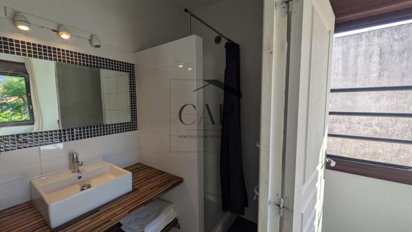 Moriani-Plage — Propriété de 351 m², plage et commerces à pied