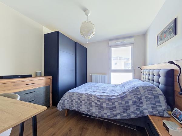 Appartement
         3 pièces
        - 62 m² Exclusivité 250 000 € *