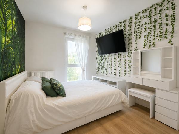 Appartement
         3 pièces
        - 62 m² Exclusivité 250 000 € *