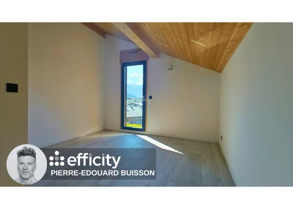 Maison
         7 pièces
        - 150 m² 750 000 € *