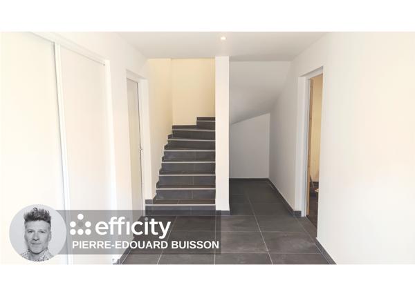 Maison
         7 pièces
        - 150 m² 750 000 € *