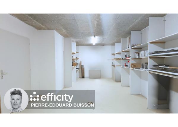 Maison
         7 pièces
        - 150 m² 750 000 € *