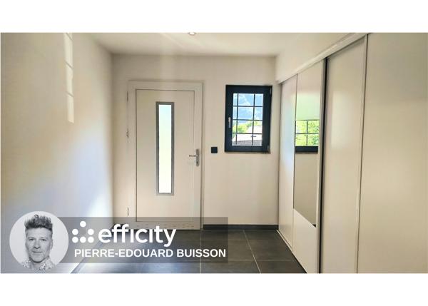 Maison
         7 pièces
        - 150 m² 750 000 € *