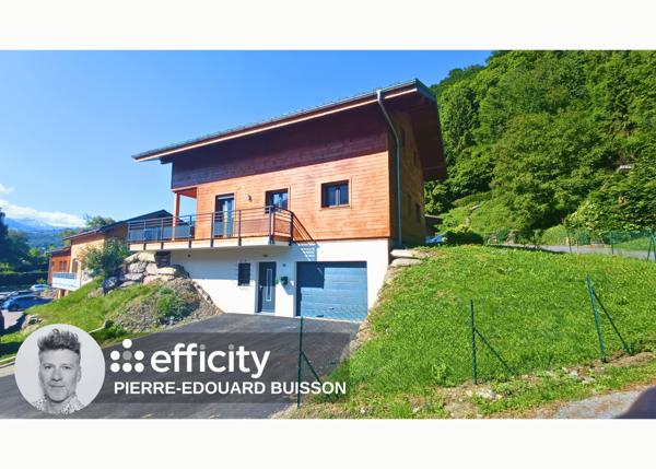 Maison
         7 pièces
        - 150 m² 750 000 € *