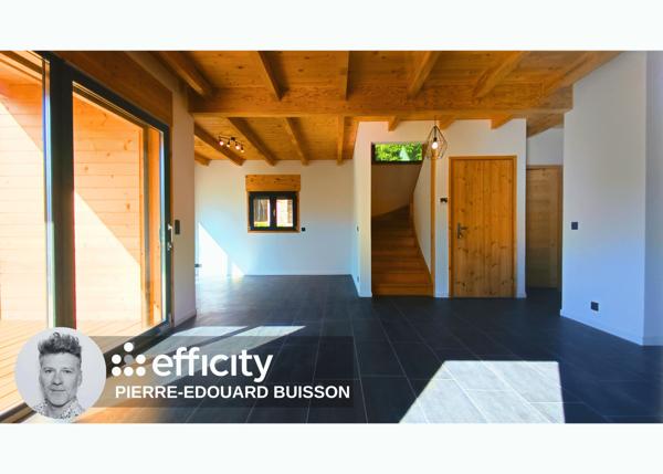 Maison
         7 pièces
        - 150 m² 750 000 € *