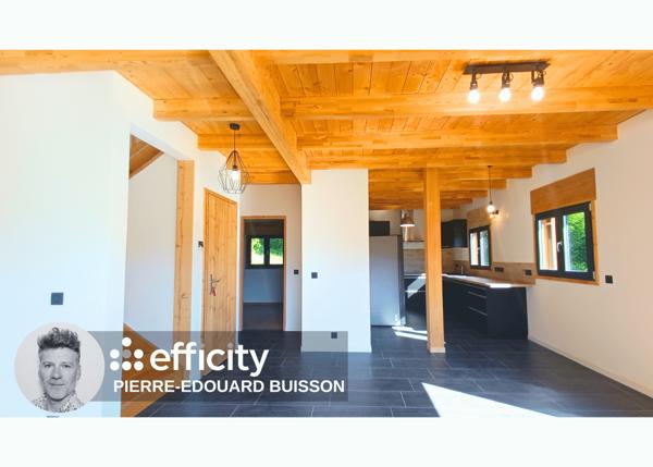 Maison
         7 pièces
        - 150 m² 750 000 € *