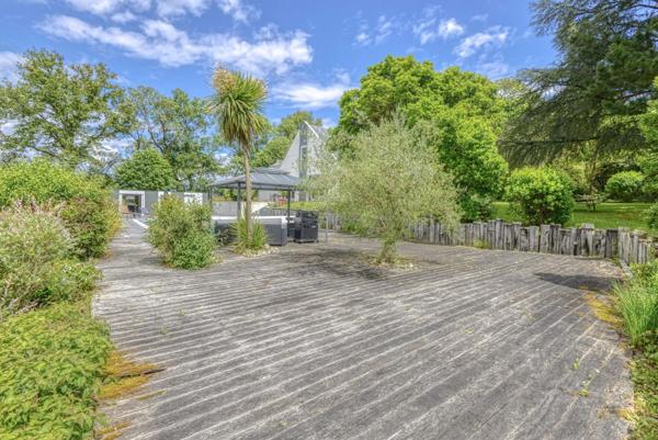 Vente Maison240 m² - 7 Pièces - MAUVES SUR LOIRE (44470)