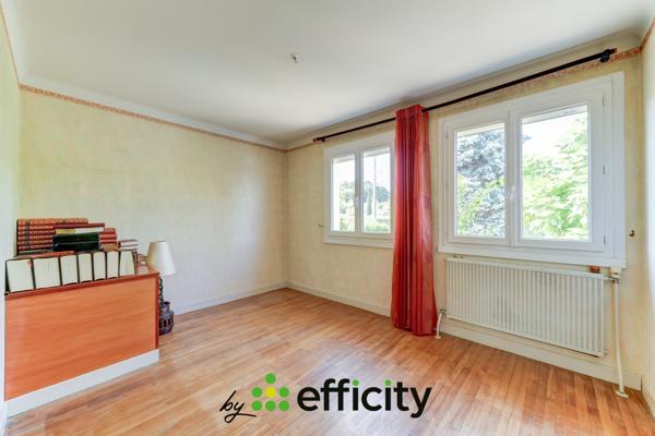 Maison
         5 pièces
        - 105 m² Exclusivité 319 000 € *
