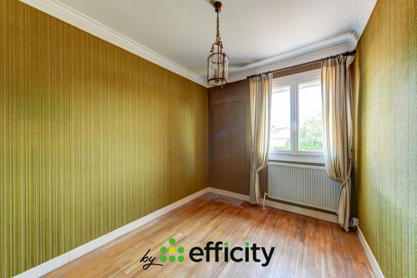 Maison
         5 pièces
        - 105 m² Exclusivité 319 000 € *