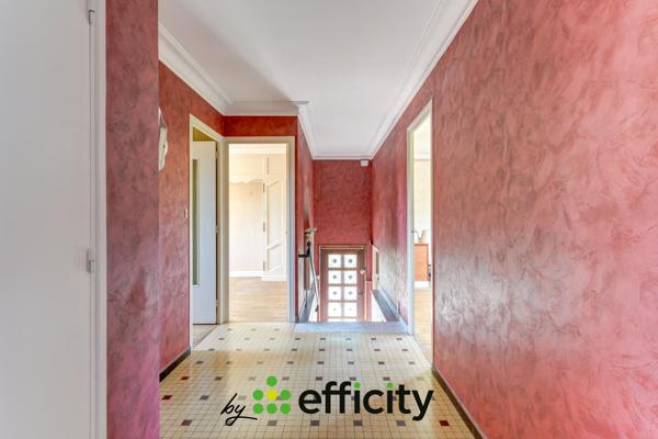 Maison
         5 pièces
        - 105 m² Exclusivité 319 000 € *