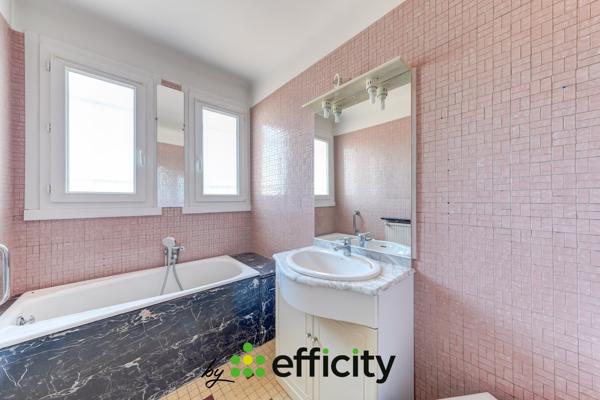 Maison
         5 pièces
        - 105 m² Exclusivité 319 000 € *