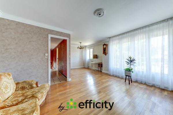 Maison
         5 pièces
        - 105 m² Exclusivité 319 000 € *