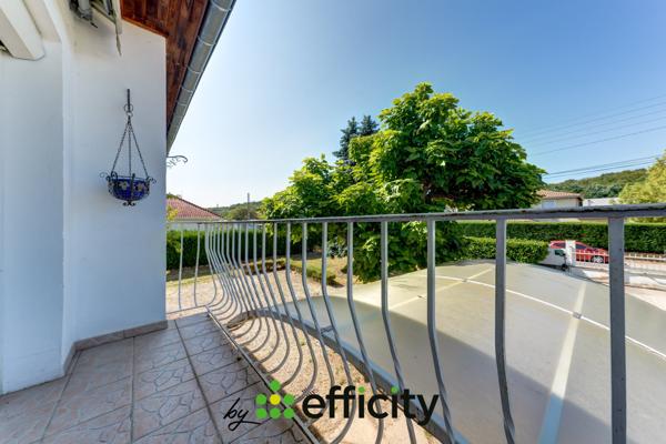 Maison
         5 pièces
        - 105 m² Exclusivité 319 000 € *