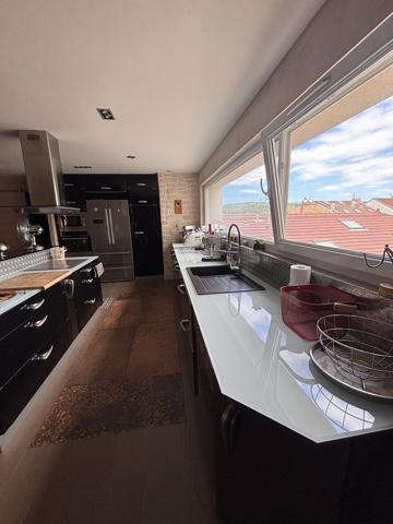 T4 en duplex 143m2 avec terrasse
