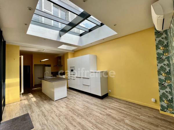 ORLEANS CENTRE VILLE et Bords de Loire à vendre belle MAISON DE VILLE double réception, 5 chambres, terrasse bois sur jardinet avec garage