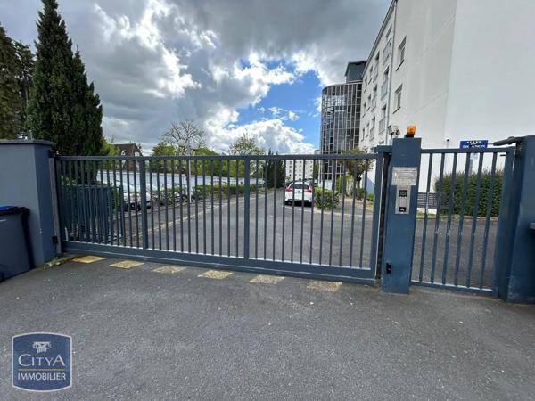 Parking à louer Tours (37100)