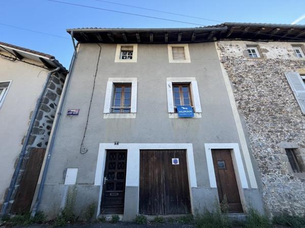 Maison 40 000 € Confolens 5 p 106 m² DPE E