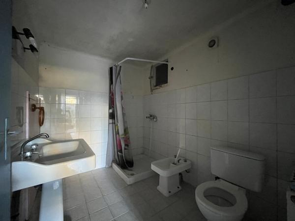 Maison 40 000 € Confolens 5 p 106 m² DPE E