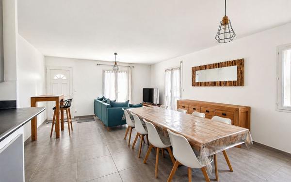 Maison à vendre    7 pièces • 162,81 m2 La Calmette