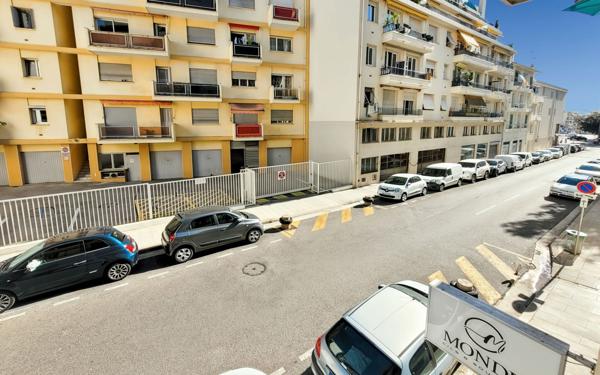 Appartement à vendre    2 pièces • 47 m2 Nice