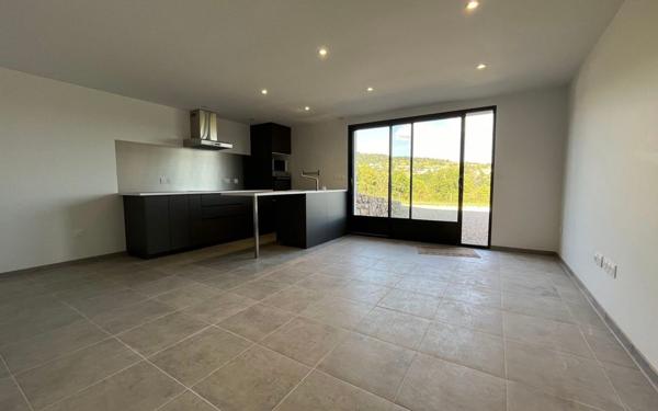 Appartement à louer    2 pièces • 61 m2 Chastel-Nouvel