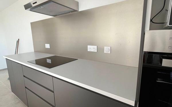 Appartement à louer    2 pièces • 61 m2 Chastel-Nouvel